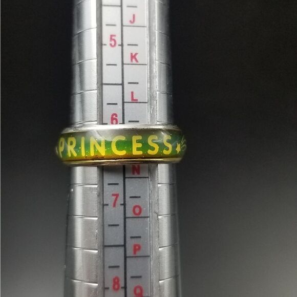 PrincessĀ ring sparkle size 6.āR151 - Picture 1 of 3